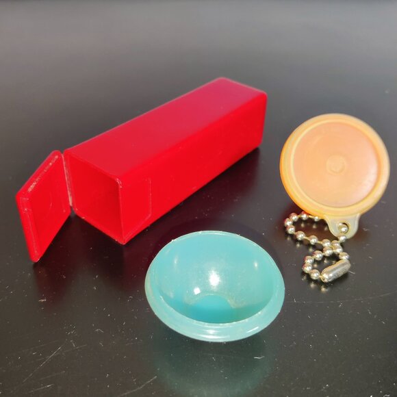 Vintage Tupperware Lipstick or Gum holder, Wonderlier Pill Bowls Keychain - Picture 1 of 16